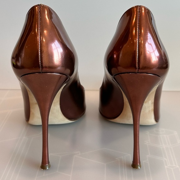 SALE SERGIO ROSSI GODIVA Red Dark Metallic Bronze Patent Leather Point Toe Pumps - Picture 6 of 12